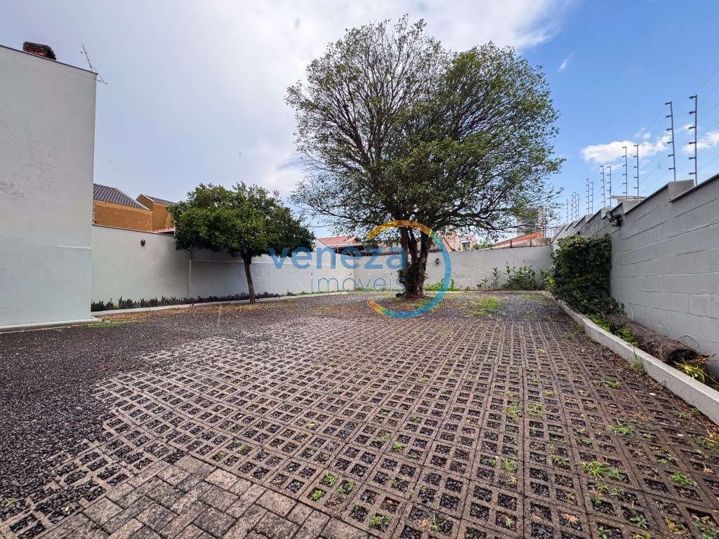 Prédio Comercial à venda no bairro Guanabara de Londrina com 141.79m<sup>2</sup> útil, 7 vagas de garagem