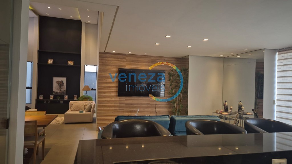 Casa Residencial à venda no bairro Gleba Palhano de Londrina com 206m<sup>2</sup> útil, 3 quartos, 2 vagas de garagem