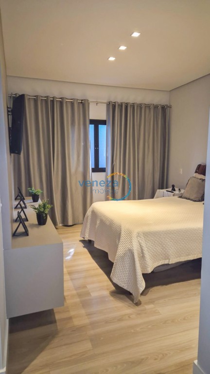 Casa Residencial à venda no bairro Gleba Palhano de Londrina com 206m<sup>2</sup> útil, 3 quartos, 2 vagas de garagem