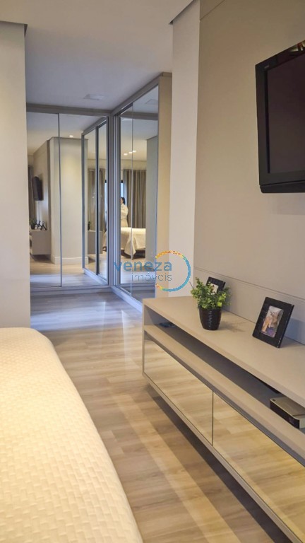 Casa Residencial à venda no bairro Gleba Palhano de Londrina com 206m<sup>2</sup> útil, 3 quartos, 2 vagas de garagem