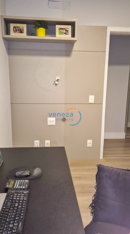 Casa Residencial à venda no bairro Gleba Palhano de Londrina com 206m<sup>2</sup> útil, 3 quartos, 2 vagas de garagem