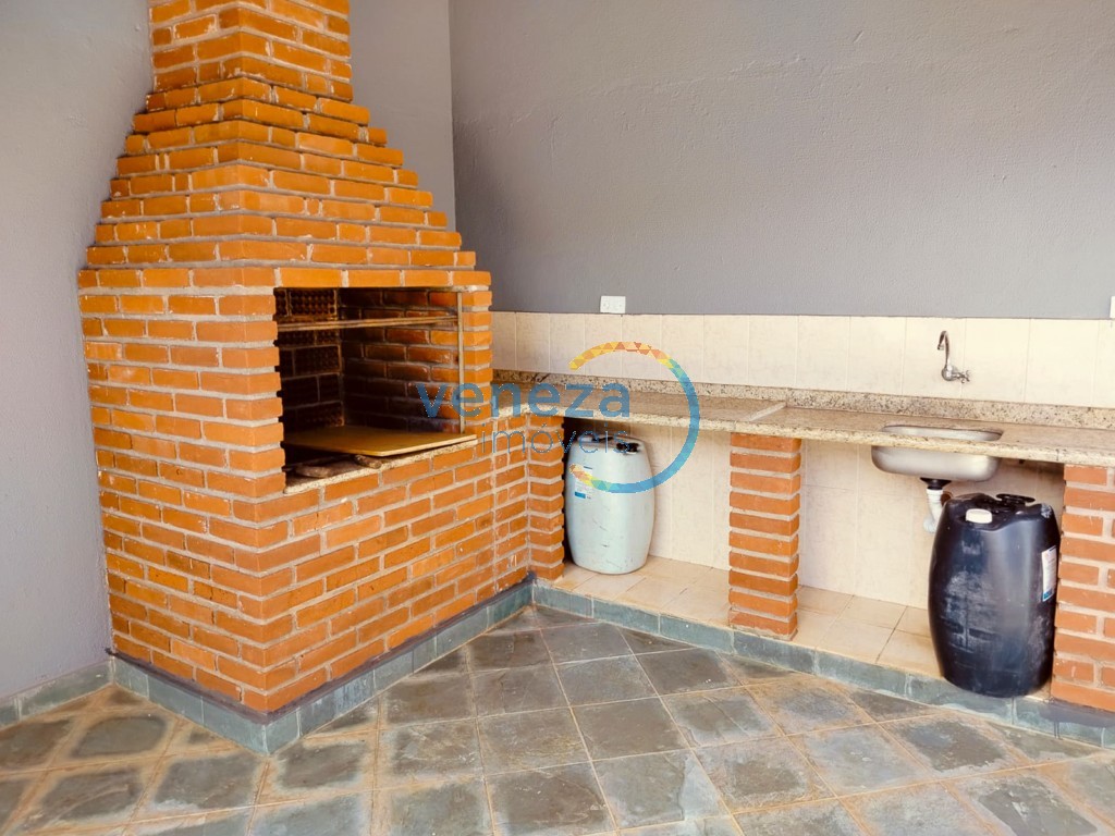 Apartamento para locação no bairro Ipiranga de Londrina com 37m<sup>2</sup> útil, 1 quarto, 1 vaga de garagem