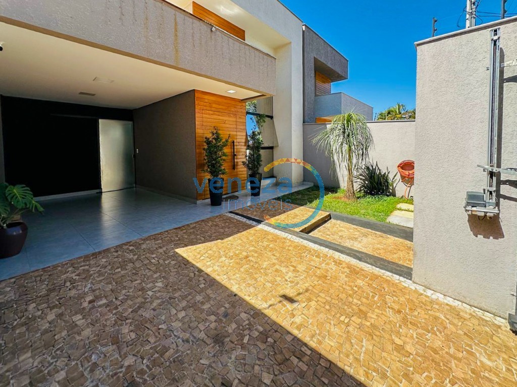 Casa Residencial à venda no bairro Monte Carlo de Londrina com 118m<sup>2</sup> útil, 3 quartos, 2 vagas de garagem