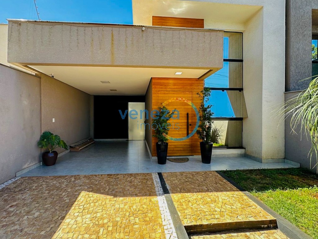 Casa Residencial à venda no bairro Monte Carlo de Londrina com 118m<sup>2</sup> útil, 3 quartos, 2 vagas de garagem