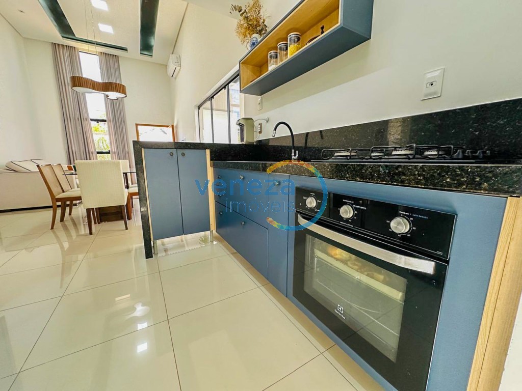 Casa Residencial à venda no bairro Monte Carlo de Londrina com 118m<sup>2</sup> útil, 3 quartos, 2 vagas de garagem