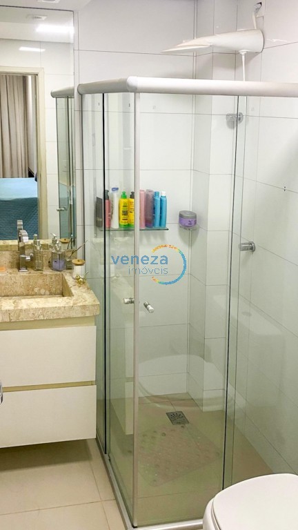 Apartamento à venda no bairro Sao Vicente de Londrina com 95m<sup>2</sup> útil, 2 quartos, 2 vagas de garagem