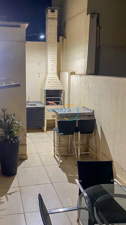 Apartamento à venda no bairro Sao Vicente de Londrina com 95m<sup>2</sup> útil, 2 quartos, 2 vagas de garagem