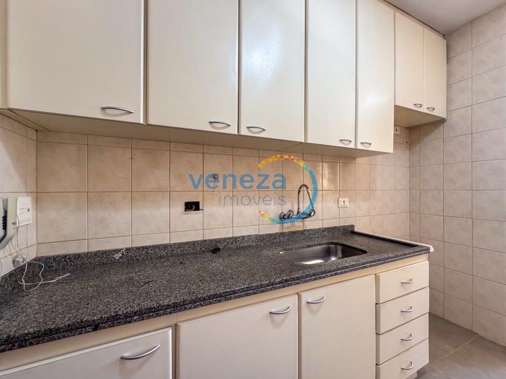 Apartamento à venda no bairro Centro de Londrina com 89.62m<sup>2</sup> útil, 3 quartos, 1 vaga de garagem