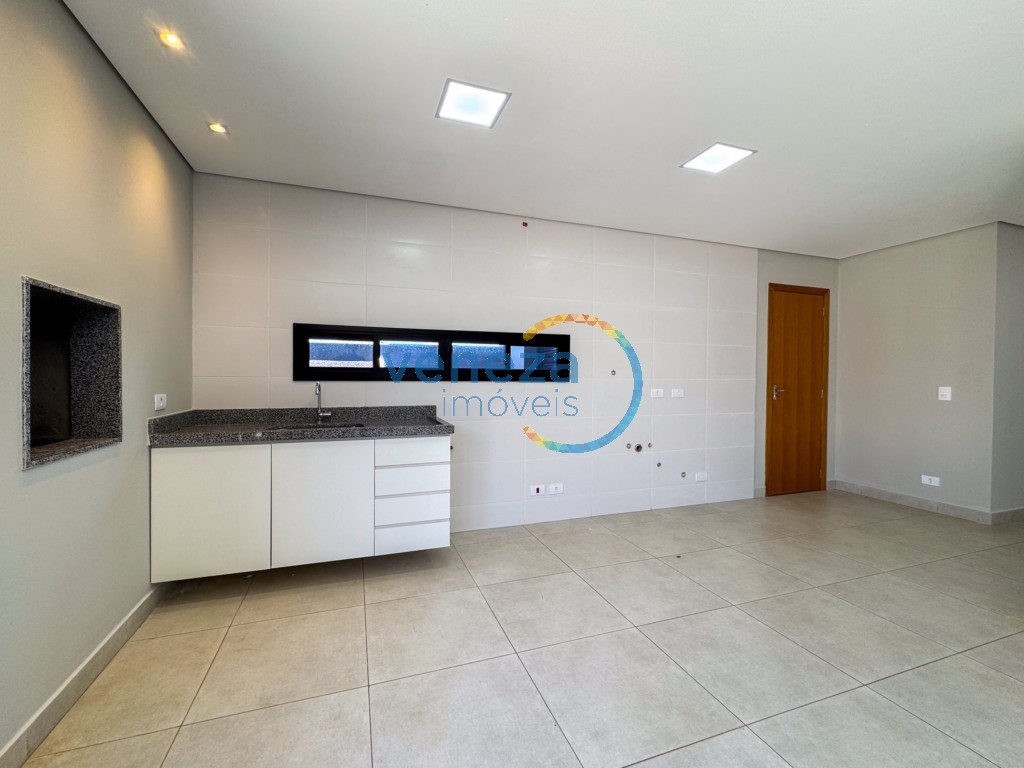 Casa Residencial para locação no bairro Parque Taua de Londrina com 190m<sup>2</sup> útil, 3 quartos, 1 vaga de garagem