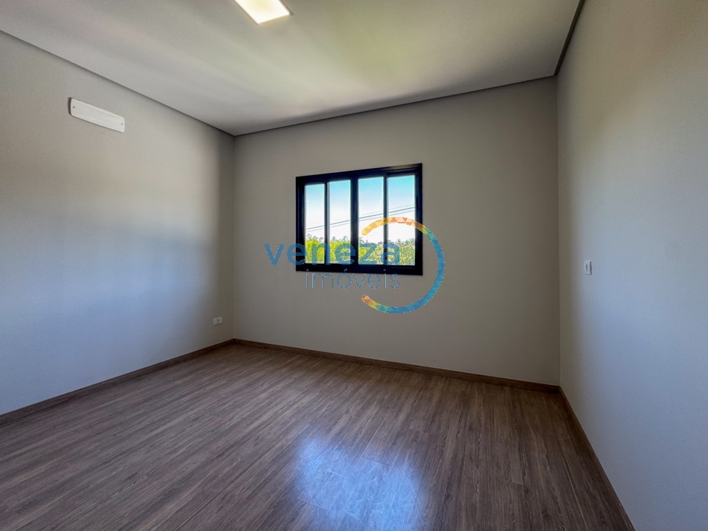 Casa Residencial para locação no bairro Parque Taua de Londrina com 190m<sup>2</sup> útil, 3 quartos, 1 vaga de garagem