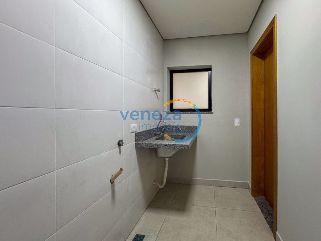 Casa Residencial para locação no bairro Parque Taua de Londrina com 190m<sup>2</sup> útil, 3 quartos, 1 vaga de garagem