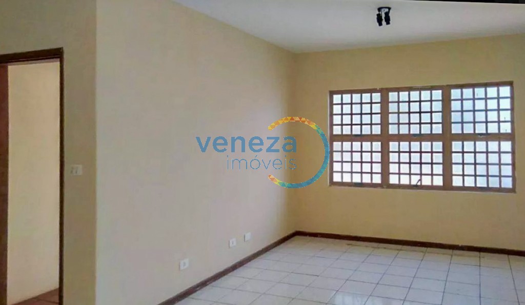 Casa Residencial à venda no bairro Maringa de Londrina com 148m<sup>2</sup> útil, 3 quartos, 1 vaga de garagem