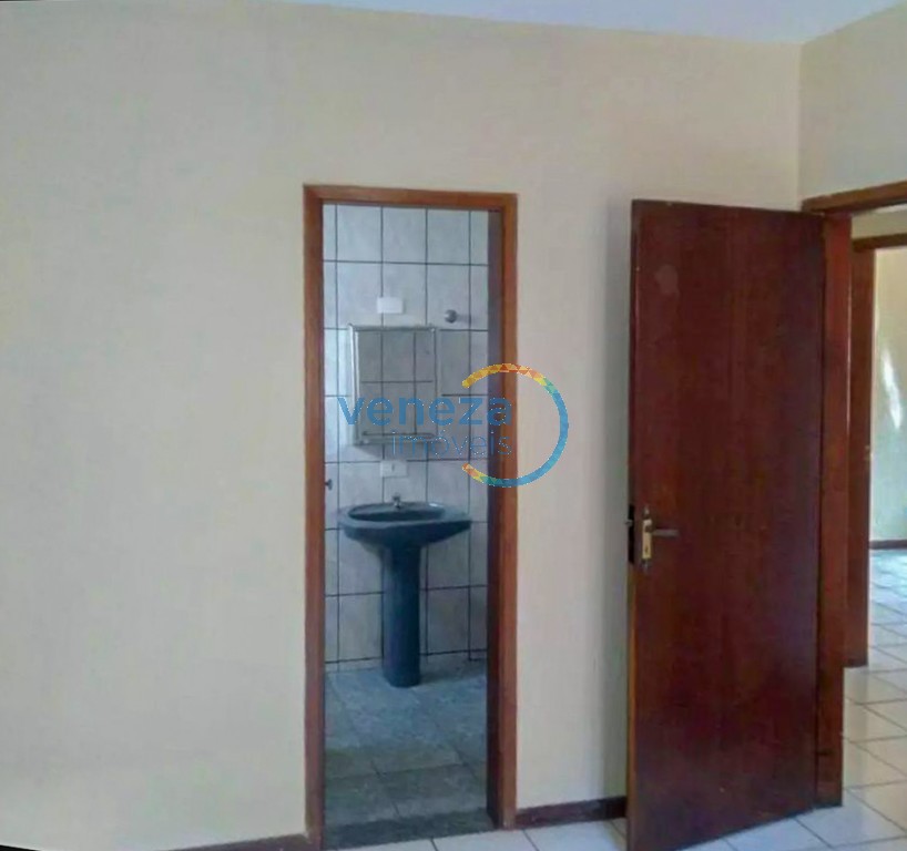 Casa Residencial à venda no bairro Maringa de Londrina com 148m<sup>2</sup> útil, 3 quartos, 1 vaga de garagem