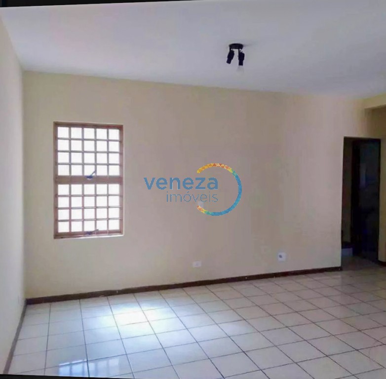 Casa Residencial à venda no bairro Maringa de Londrina com 148m<sup>2</sup> útil, 3 quartos, 1 vaga de garagem