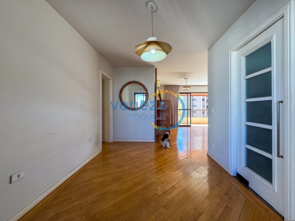 Apartamento para locação no bairro Centro de Londrina com 187m<sup>2</sup> útil, 4 quartos, 2 vagas de garagem