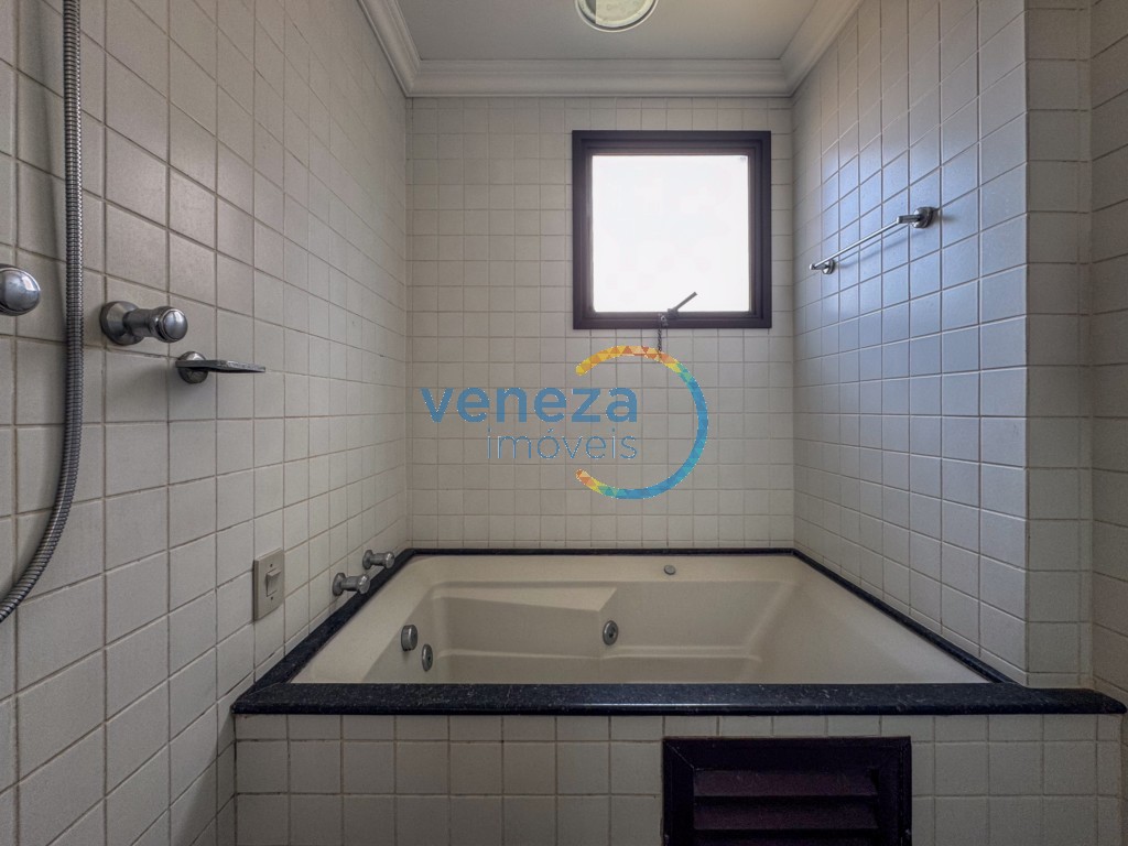 Apartamento para locação no bairro Centro de Londrina com 187m<sup>2</sup> útil, 4 quartos, 2 vagas de garagem