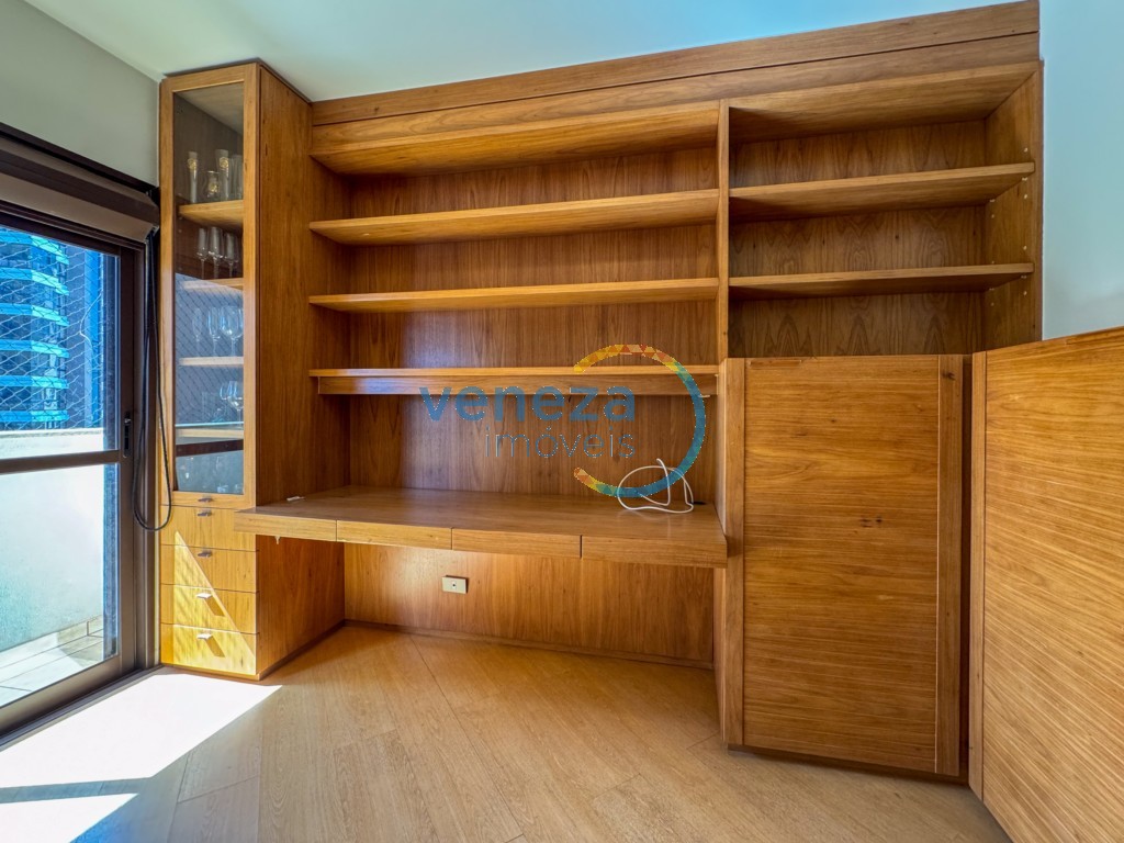 Apartamento para locação no bairro Centro de Londrina com 187m<sup>2</sup> útil, 4 quartos, 2 vagas de garagem