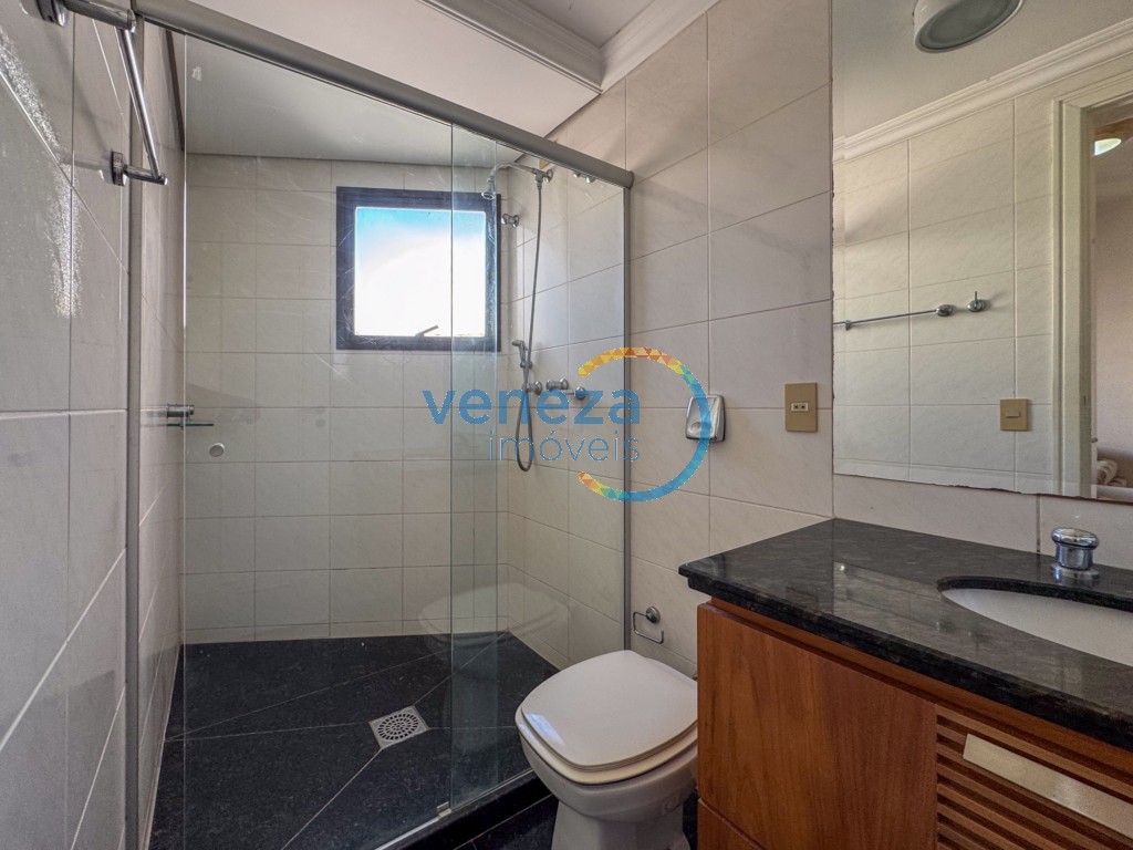 Apartamento para locação no bairro Centro de Londrina com 187m<sup>2</sup> útil, 4 quartos, 2 vagas de garagem