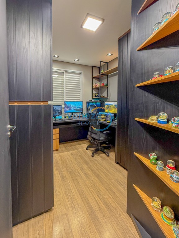 Apartamento à venda no bairro Aurora de Londrina com 75m<sup>2</sup> útil, 3 quartos, 1 vaga de garagem