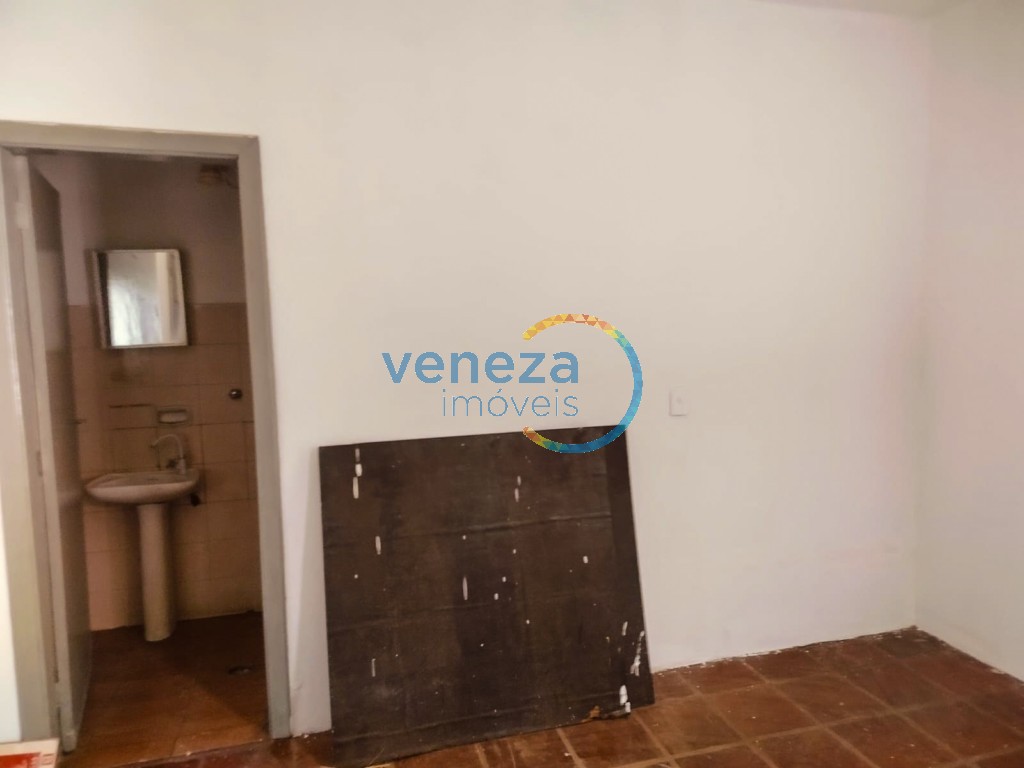 Casa Comercial para locação no bairro Yara de Londrina com 260m<sup>2</sup> útil, 4 vagas de garagem