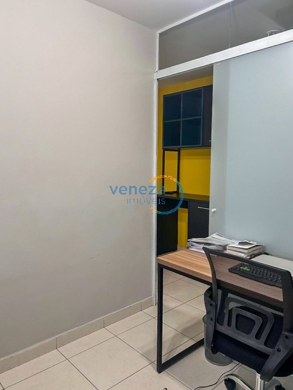 Sala à venda no bairro Centro de Londrina com 40m<sup>2</sup> útil, 1 vaga de garagem