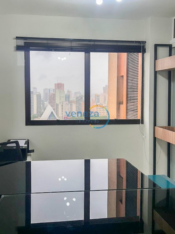 Sala à venda no bairro Centro de Londrina com 40m<sup>2</sup> útil, 1 vaga de garagem