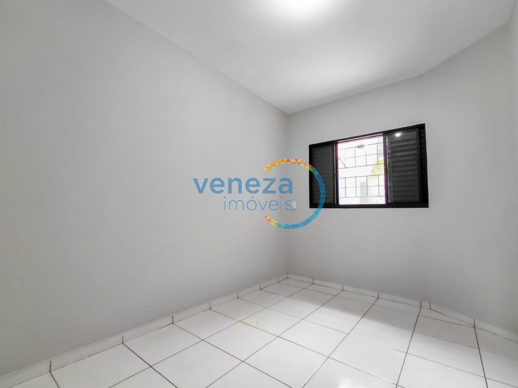 Casa Residencial à venda no bairro Columbia de Londrina com 61.87m<sup>2</sup> útil, 2 quartos, 1 vaga de garagem