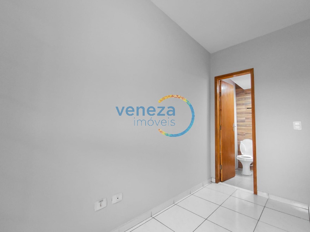 Casa Residencial à venda no bairro Columbia de Londrina com 61.87m<sup>2</sup> útil, 2 quartos, 1 vaga de garagem