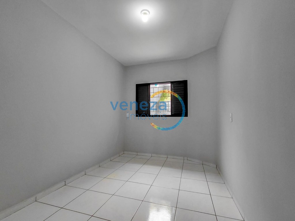 Casa Residencial à venda no bairro Columbia de Londrina com 61.87m<sup>2</sup> útil, 2 quartos, 1 vaga de garagem