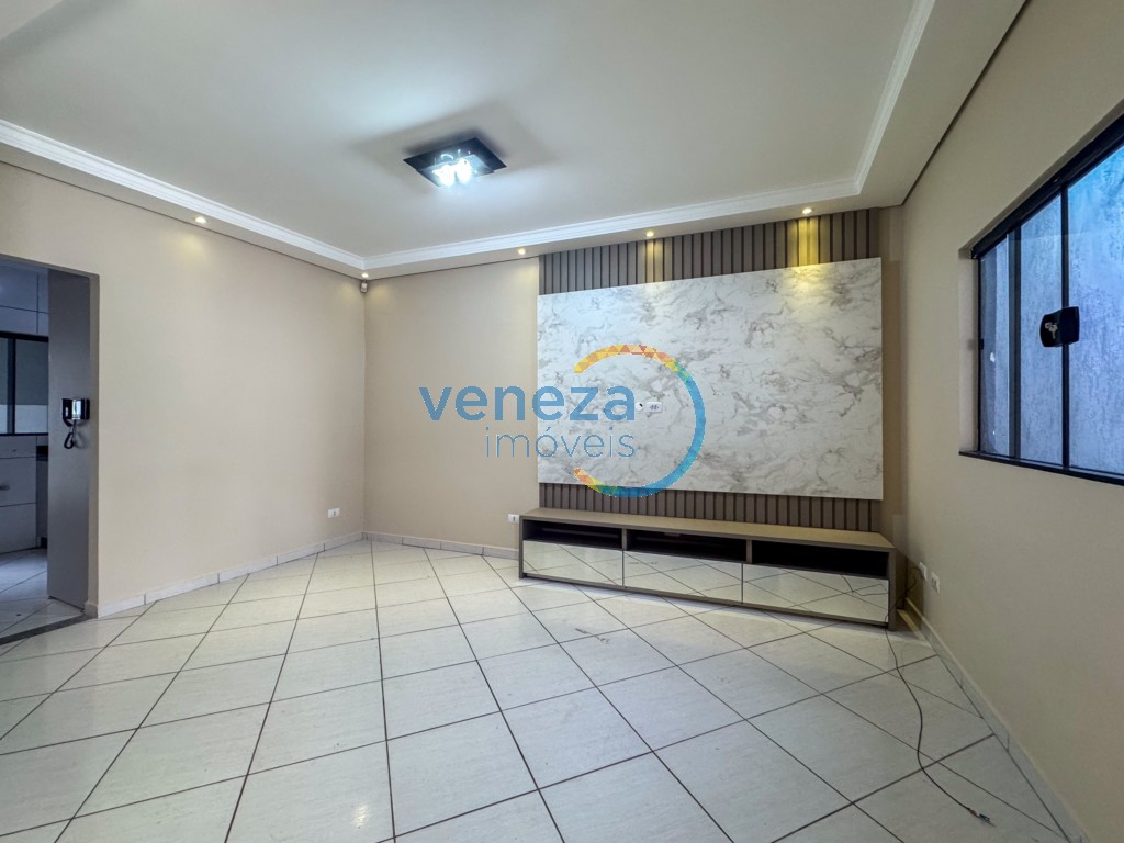 Casa Residencial à venda no bairro Alpes de Londrina com 80.61m<sup>2</sup> útil, 2 quartos, 2 vagas de garagem