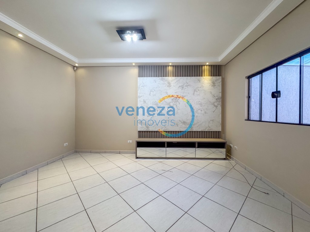 Casa Residencial à venda no bairro Alpes de Londrina com 80.61m<sup>2</sup> útil, 2 quartos, 2 vagas de garagem