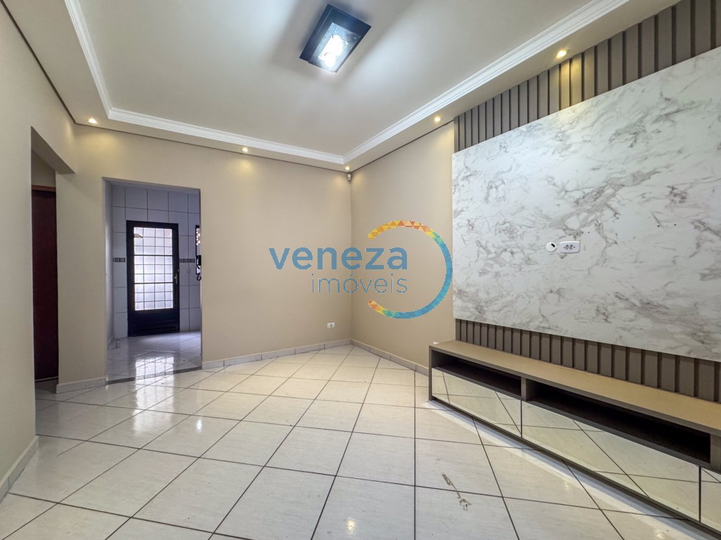 Casa Residencial à venda no bairro Alpes de Londrina com 80.61m<sup>2</sup> útil, 2 quartos, 2 vagas de garagem