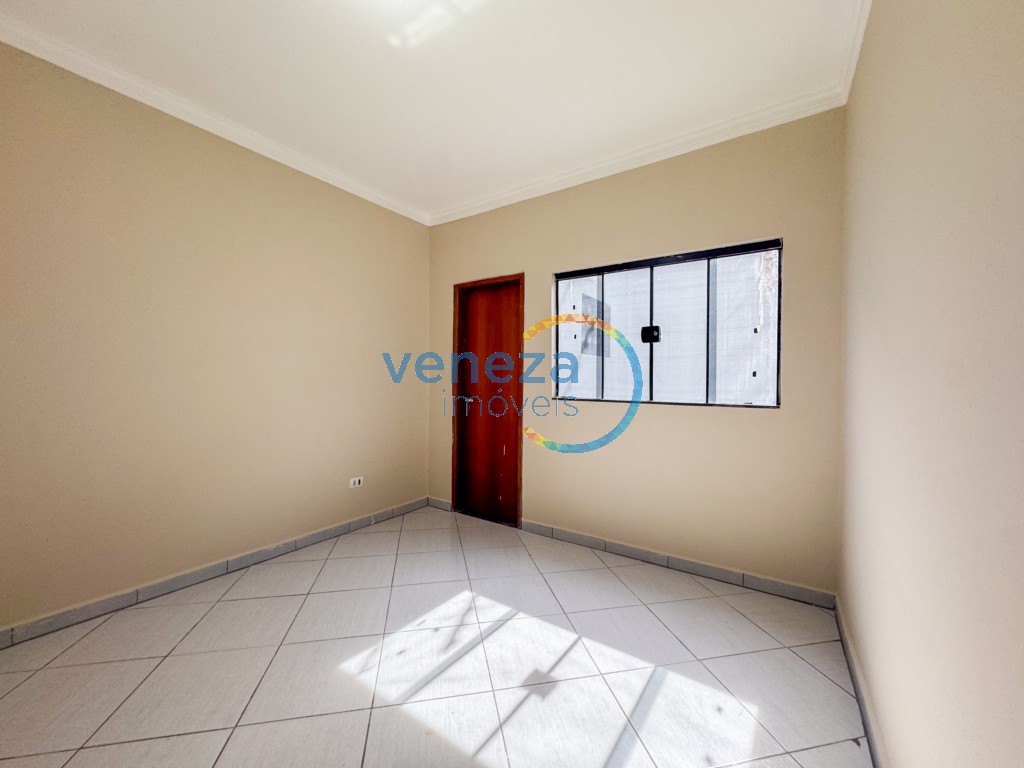 Casa Residencial à venda no bairro Alpes de Londrina com 80.61m<sup>2</sup> útil, 2 quartos, 2 vagas de garagem