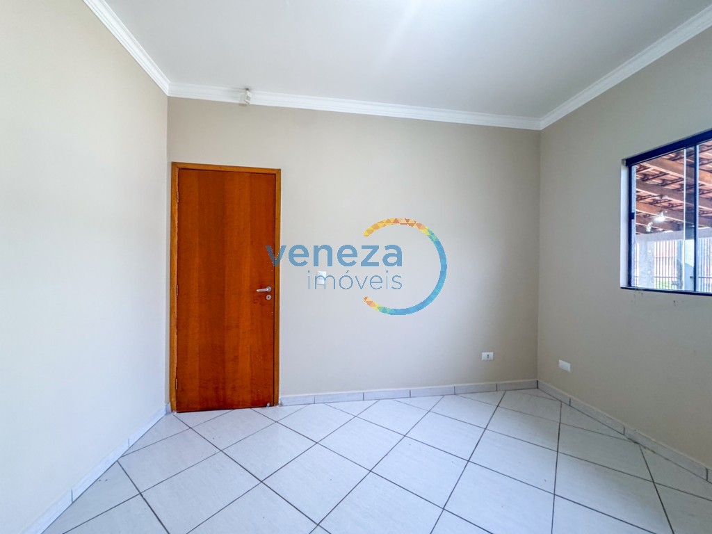 Casa Residencial à venda no bairro Alpes de Londrina com 80.61m<sup>2</sup> útil, 2 quartos, 2 vagas de garagem