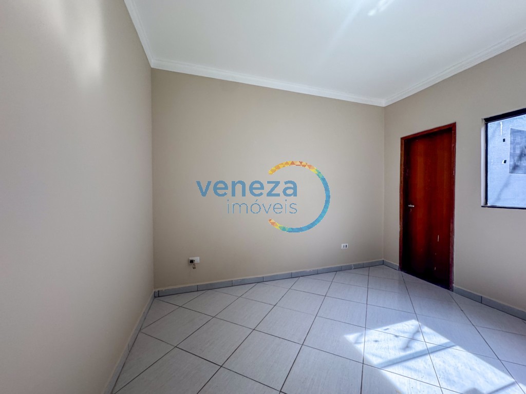 Casa Residencial à venda no bairro Alpes de Londrina com 80.61m<sup>2</sup> útil, 2 quartos, 2 vagas de garagem