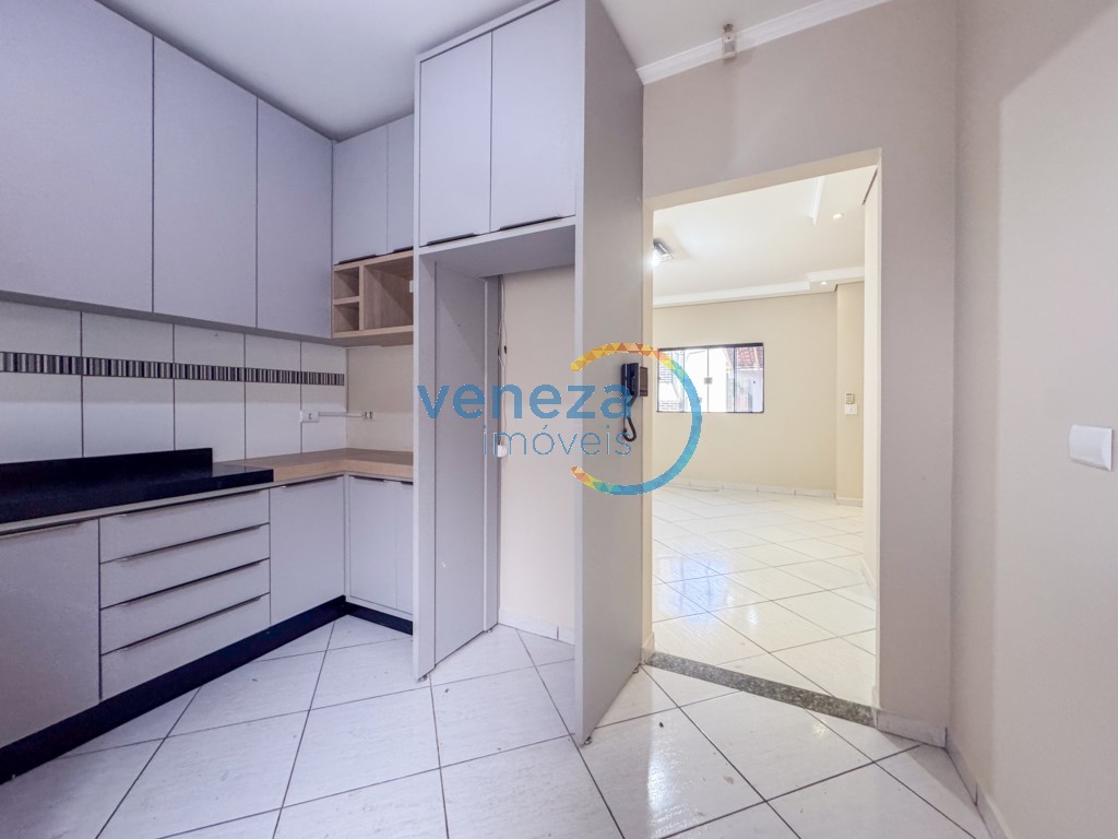 Casa Residencial à venda no bairro Alpes de Londrina com 80.61m<sup>2</sup> útil, 2 quartos, 2 vagas de garagem