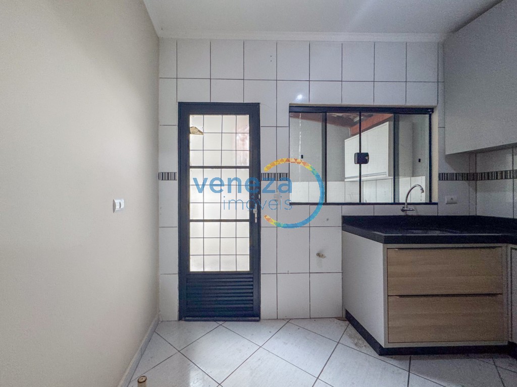 Casa Residencial à venda no bairro Alpes de Londrina com 80.61m<sup>2</sup> útil, 2 quartos, 2 vagas de garagem