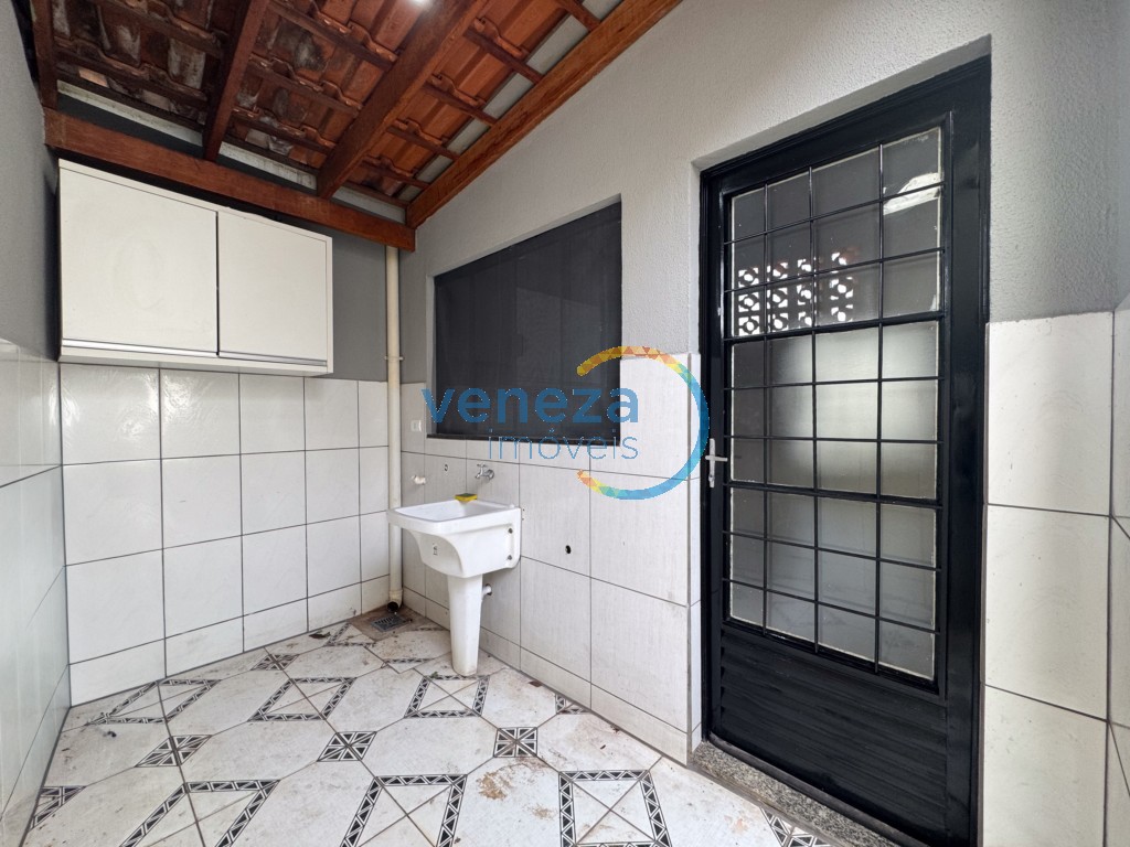 Casa Residencial à venda no bairro Alpes de Londrina com 80.61m<sup>2</sup> útil, 2 quartos, 2 vagas de garagem