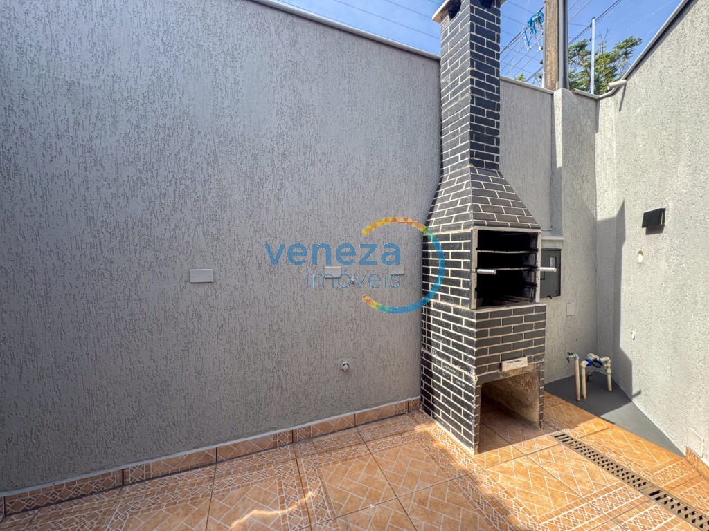 Casa Residencial à venda no bairro Alpes de Londrina com 80.61m<sup>2</sup> útil, 2 quartos, 2 vagas de garagem