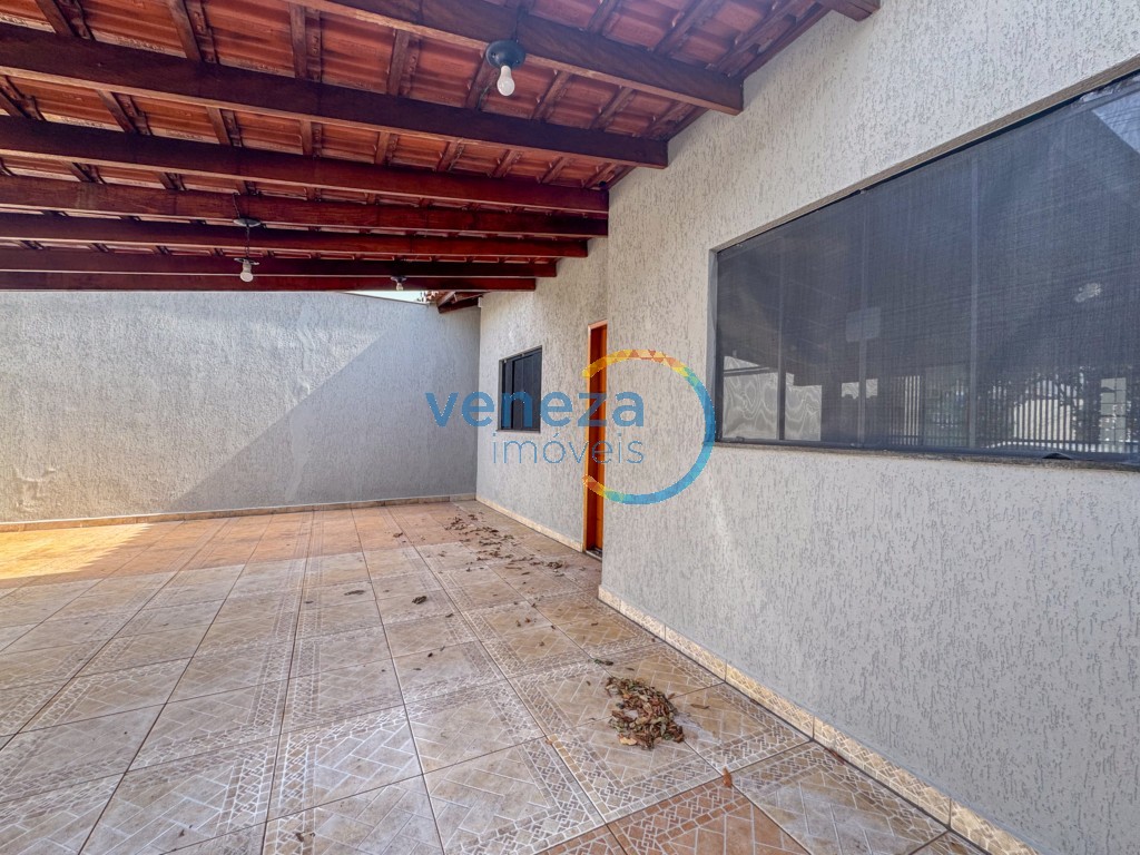 Casa Residencial à venda no bairro Alpes de Londrina com 80.61m<sup>2</sup> útil, 2 quartos, 2 vagas de garagem