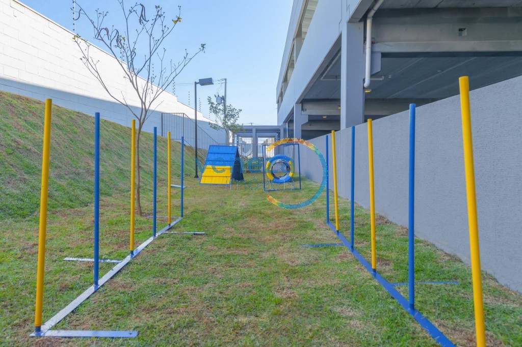 Apartamento à venda no bairro Vale dos Tucanos de Londrina com 51m<sup>2</sup> útil, 2 quartos, 1 vaga de garagem