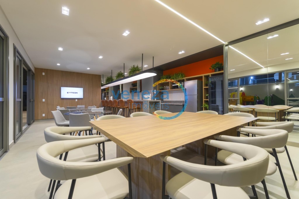 Apartamento à venda no bairro Vale dos Tucanos de Londrina com 51m<sup>2</sup> útil, 2 quartos, 1 vaga de garagem