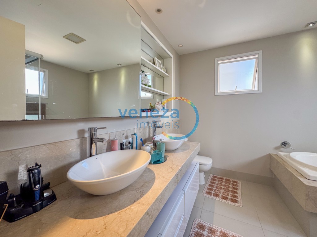 Apartamento à venda no bairro Gleba Palhano de Londrina com 182.49m<sup>2</sup> útil, 4 quartos, 3 vagas de garagem