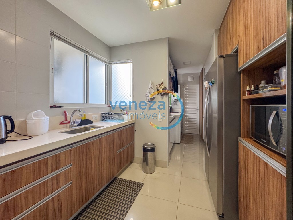 Apartamento à venda no bairro Gleba Palhano de Londrina com 182.49m<sup>2</sup> útil, 4 quartos, 3 vagas de garagem