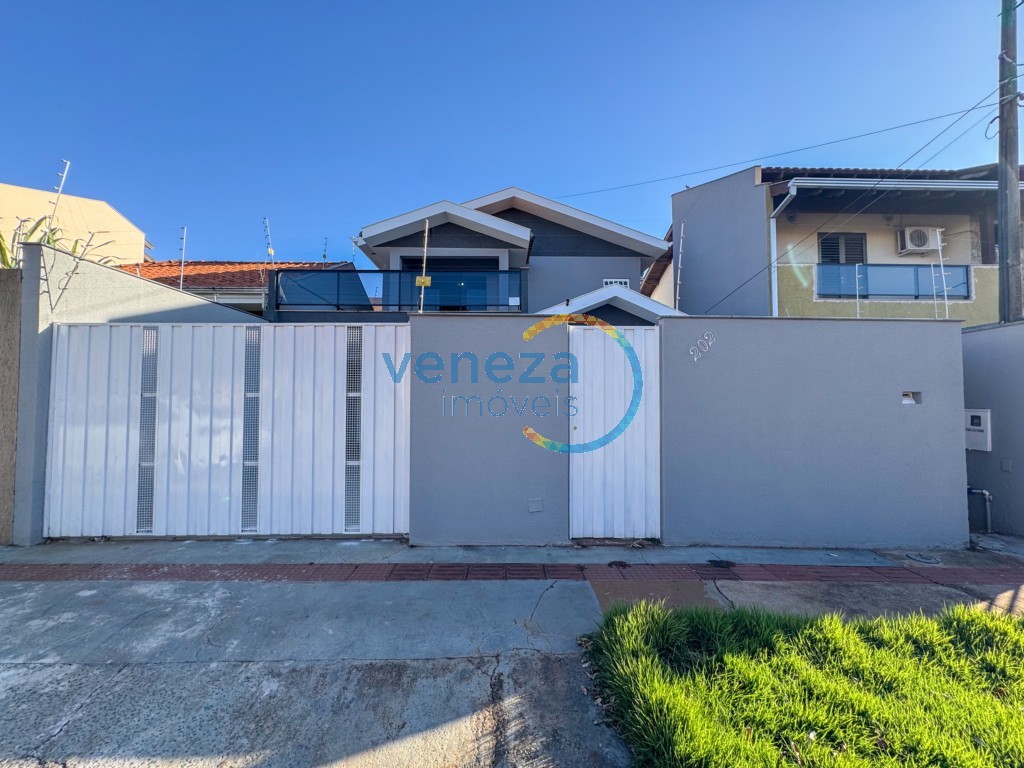 Casa Residencial à venda no bairro Taruma de Londrina com 225m<sup>2</sup> útil, 4 quartos, 2 vagas de garagem