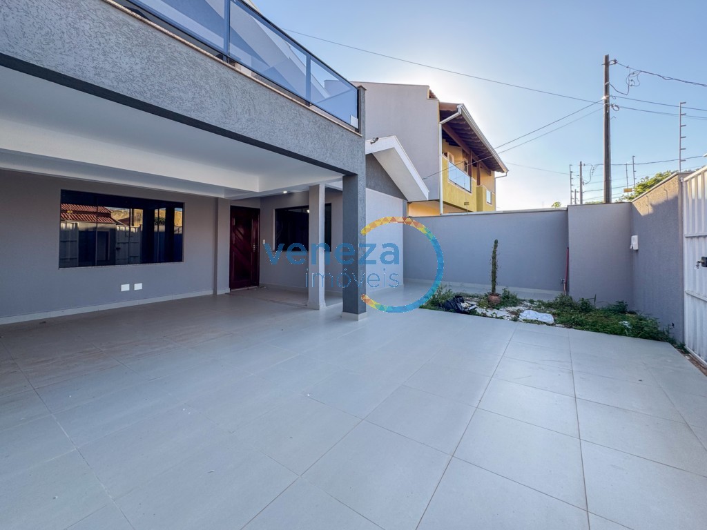 Casa Residencial à venda no bairro Taruma de Londrina com 225m<sup>2</sup> útil, 4 quartos, 2 vagas de garagem