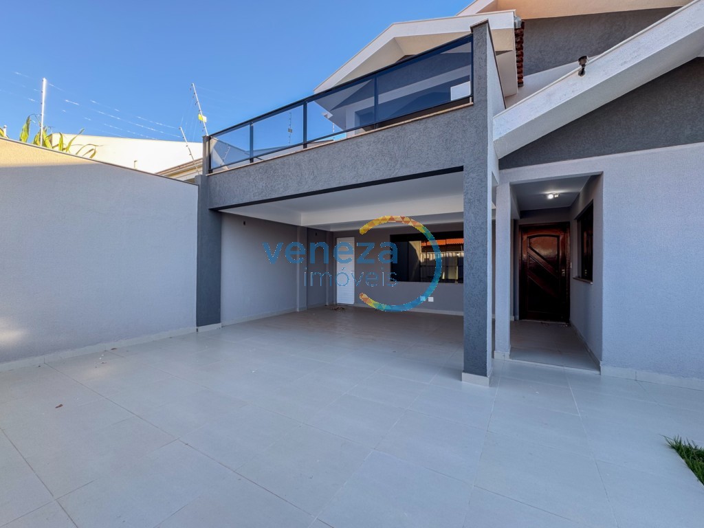 Casa Residencial à venda no bairro Taruma de Londrina com 225m<sup>2</sup> útil, 4 quartos, 2 vagas de garagem