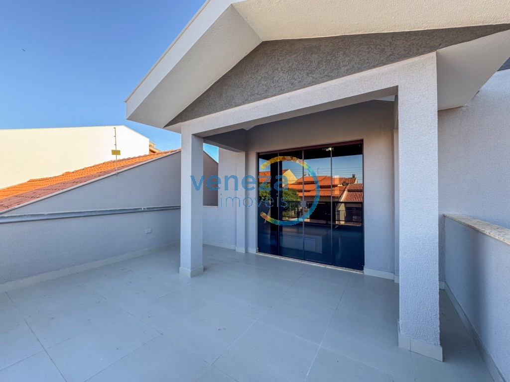 Casa Residencial à venda no bairro Taruma de Londrina com 225m<sup>2</sup> útil, 4 quartos, 2 vagas de garagem