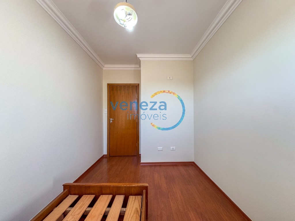 Casa Residencial à venda no bairro Taruma de Londrina com 225m<sup>2</sup> útil, 4 quartos, 2 vagas de garagem