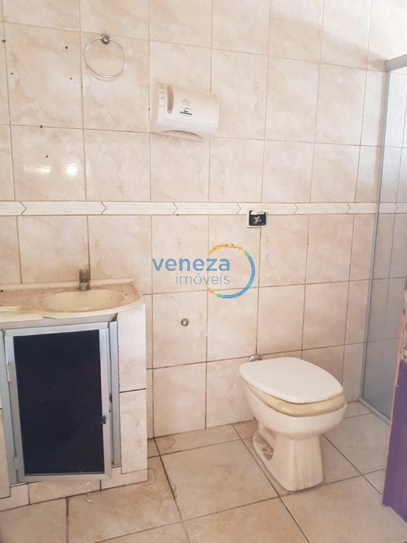 Casa Residencial à venda no bairro Barbeta de Londrina com 100m<sup>2</sup> útil, 3 quartos, 1 vaga de garagem